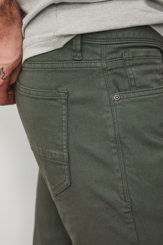 Medicine spodnie slim fit męskie bawełniane z elastanem zielony RS26-SPM403