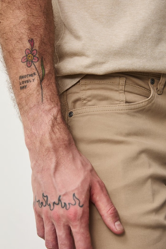 Medicine spodnie slim fit męskie bawełniane z elastanem beżowy RS26-SPM403