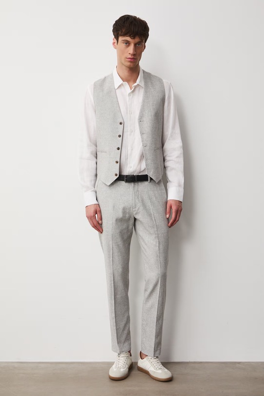 Medicine spodnie chinos męskie z domieszką lnu beżowy RS26-SPM720