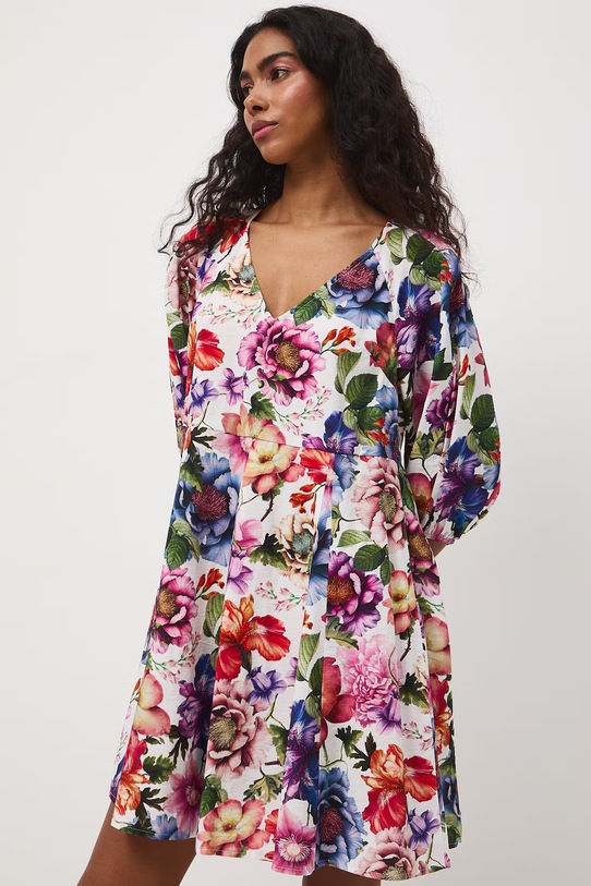 Medicine sukienka oversize z wiskozą biały RS26-SUD052