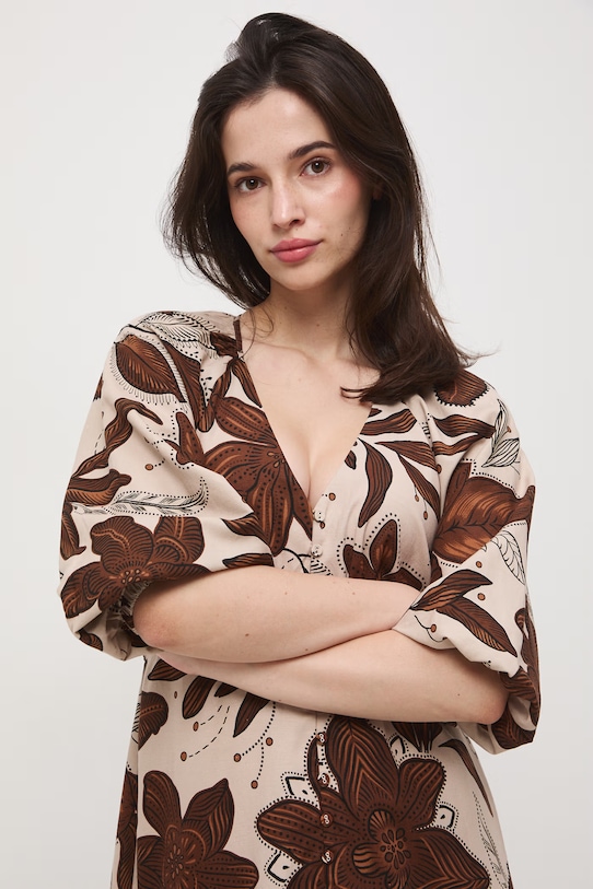 Medicine sukienka rozkloszowana z dodatkiem lnu beżowy RS26-SUD071