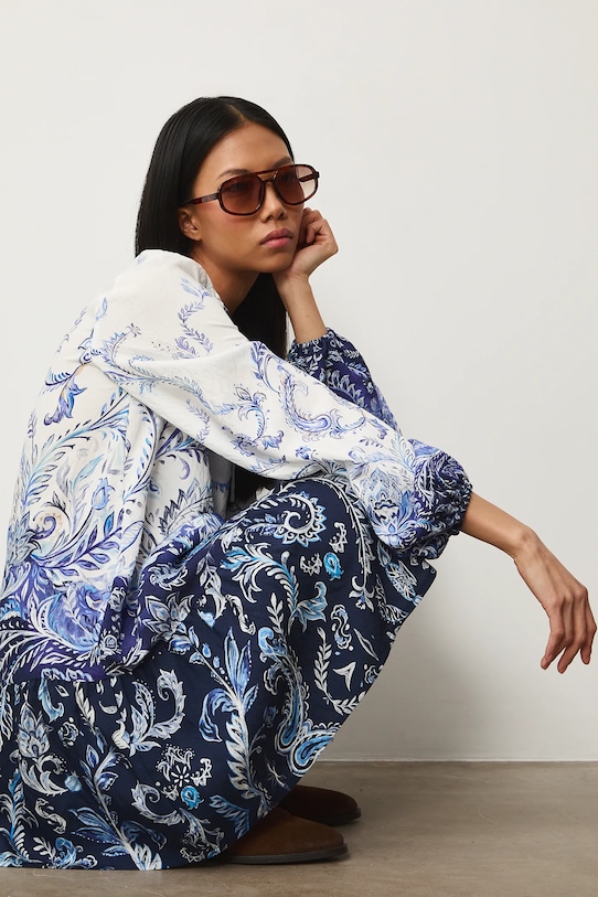 Sukienka damska mini z wiskozą wzorzysta biały RS26-SUD300