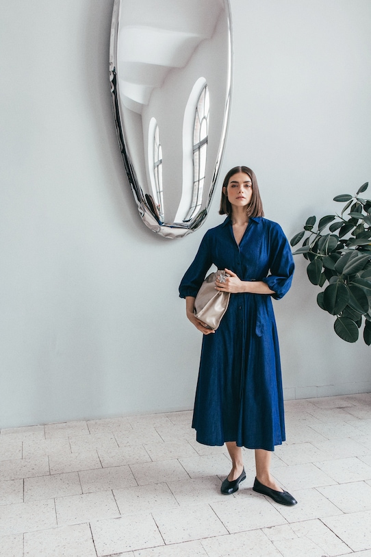 Medicine sukienka jeansowa trzy czwarte granatowy RS26-SUD303