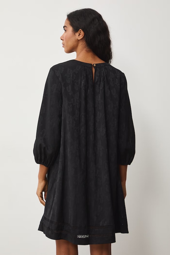 Odzież Medicine sukienka oversize z wiskozą RS26-SUD505 czarny