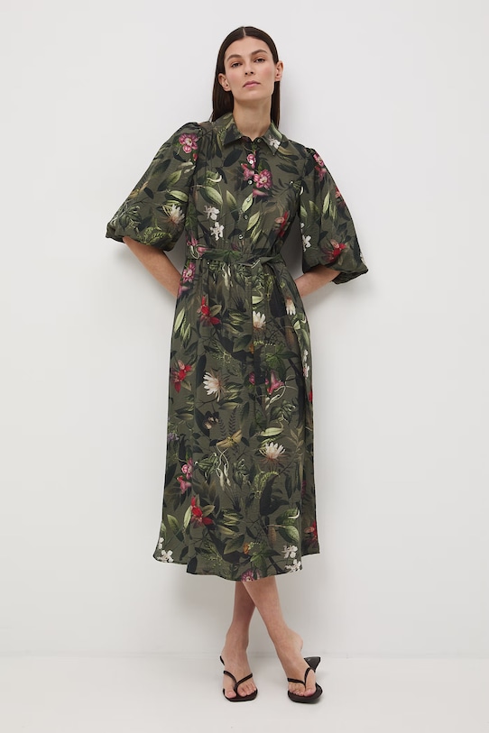 Šaty s rozšíreným strihom zelená RS26-SUD506