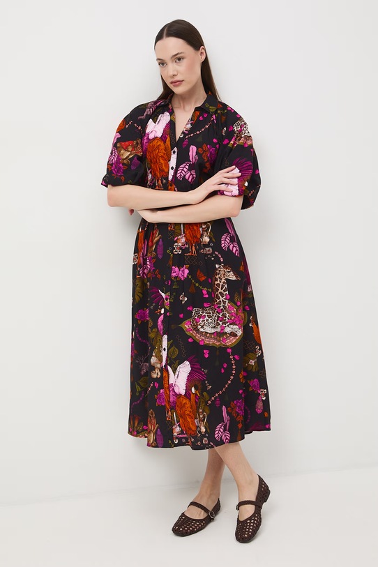 Šaty s rozšíreným strihom s viskózou z kolekcie Ilona Tambor x Medicine RS26-SUD653 čierna RS26