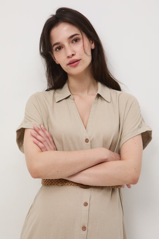 Medicine sukienka rozkloszowana z lnem beżowy RS26-SUD701