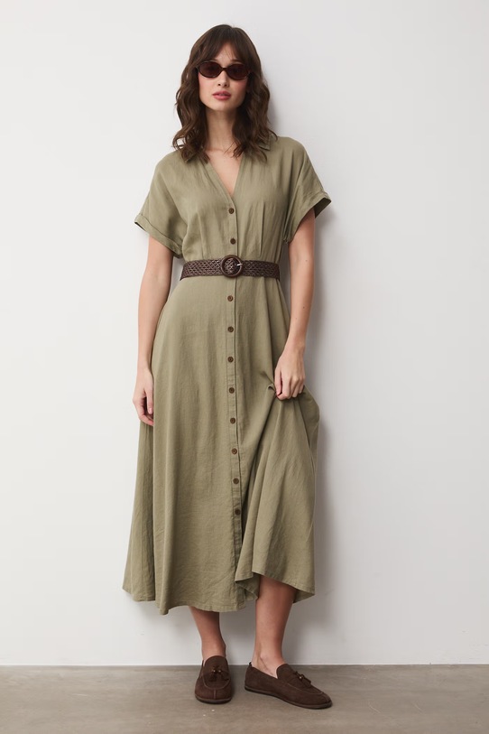 Sukienka rozkloszowana z lnem zielony RS26-SUD701