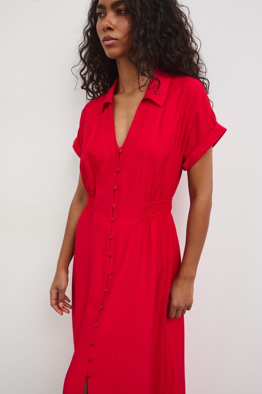 Sukienka rozkloszowana z wiskozą czerwony RS26-SUD803