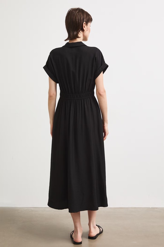 Odzież Sukienka rozkloszowana z wiskozą RS26-SUD803 czarny