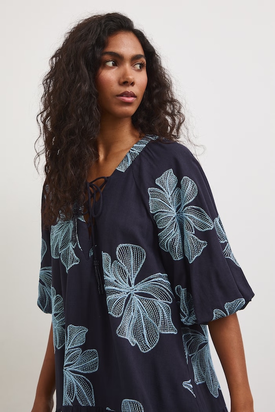 Sukienka rozkloszowana z lnem granatowy RS26-SUD811