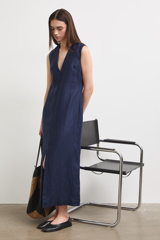 Sukienka lniana midi granatowy RS26-SUD901