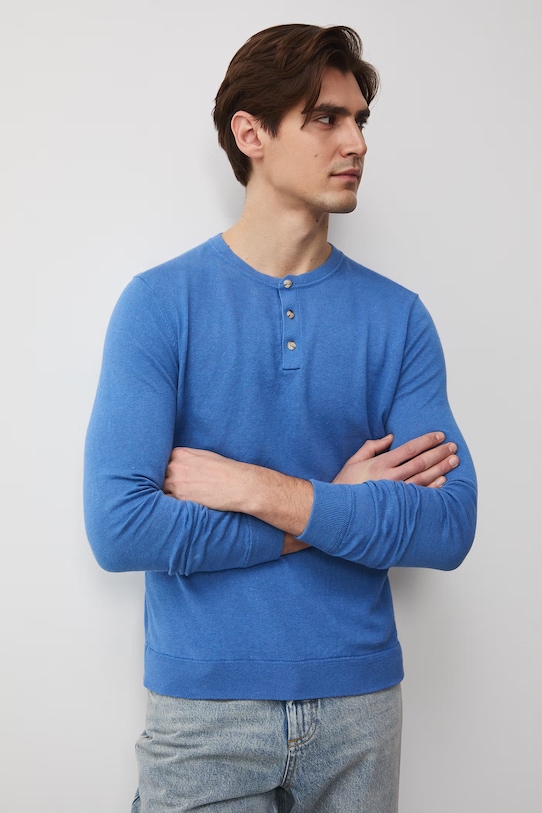 Medicine sweter męski z bawełny i lnu niebieski RS26-SWM500