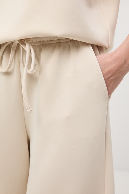 Szorty dresowe damskie z modalem beżowy RS26-SZD706