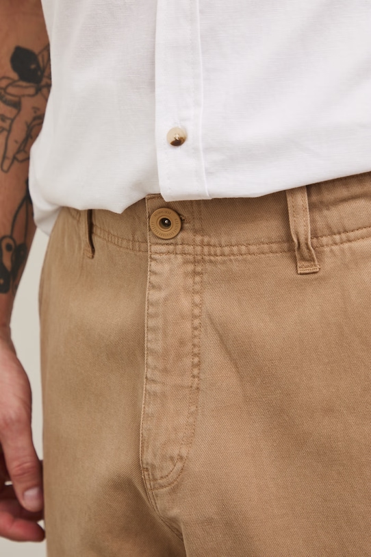 Szorty chino męskie z lyocellem beżowy RS26-SZM802