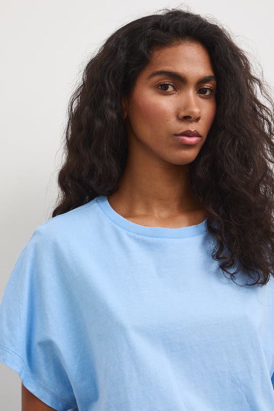 T-shirt damski bawełniany z efektem sprania niebieski RS26-TSD080