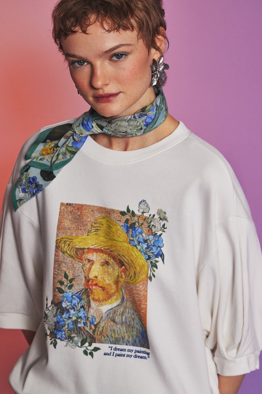 T-shirt bawełniany damski z kolekcji Eviva L'arte RS26-TSD262 beżowy RS26