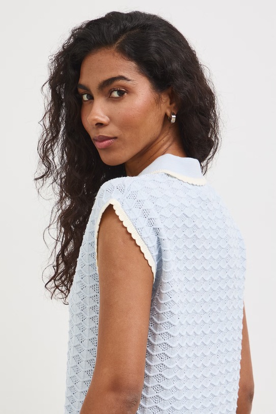 T-shirt swetrowy damski z wiskozą RS26-TSD802 niebieski