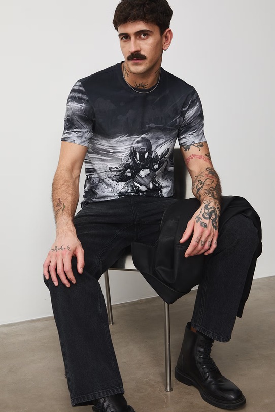 Medicine t-shirt wzorzyste czarny RS26-TSM407