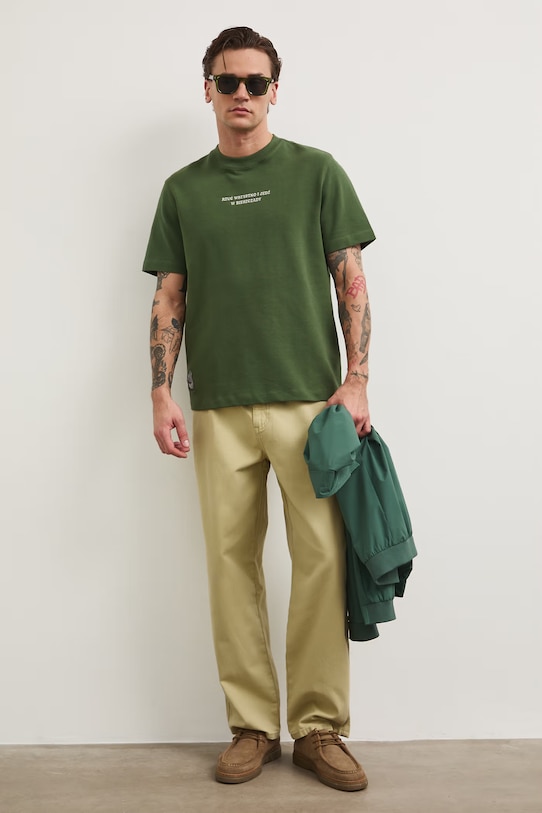 T-shirt męski bawełniany z elastanem z kolekcji Bieszczadzki Park Narodowy x Medicine RS26-TSM860 zielony RS26