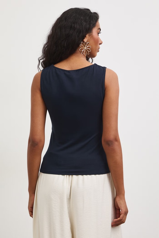 Odzież Top damski bawełniany z elastanem w kwiaty RS26-TTD809 granatowy