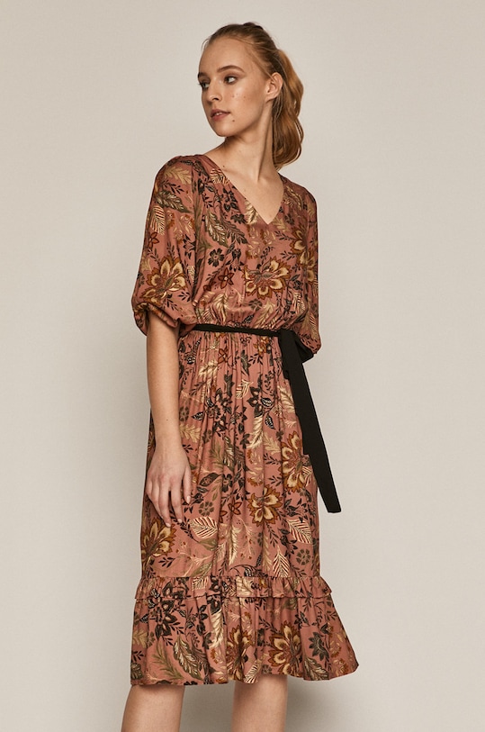 Wzorzysta sukienka damska z falbanką różowa midi różowy RW20.SUDB74