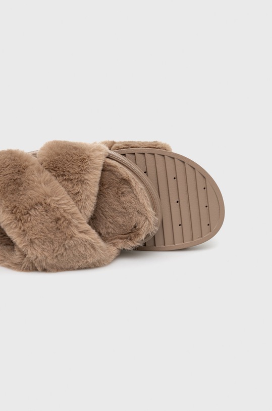 Obuwie Kapcie damskie z imitacji futra kolor beżowy RW22.KAD801 beżowy