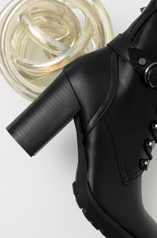 Botki na słupku czarne czarny RW22.OBD405