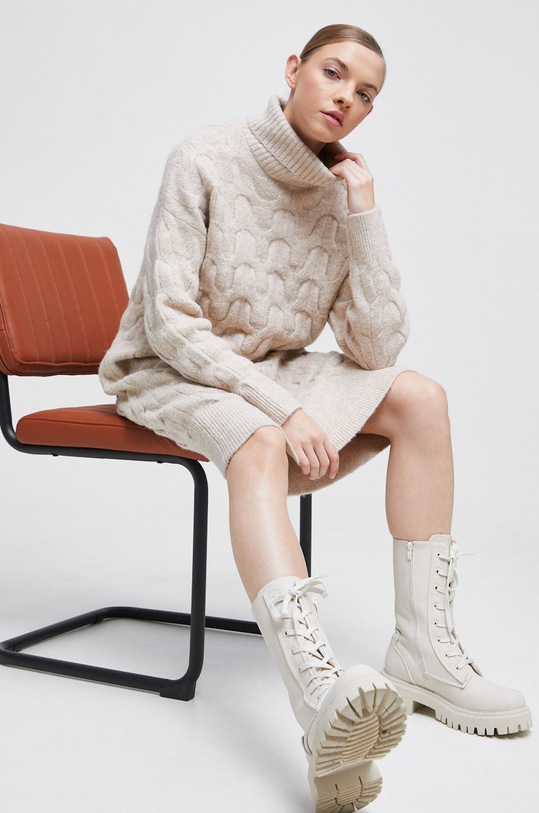 Sukienka damska z golfem kolor beżowy midi beżowy RW22.SUD802