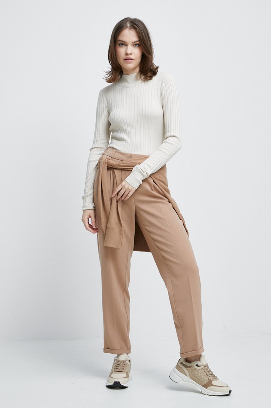 Sweter damski prążkowany beżowy RW22.SWD056 beżowy RW22