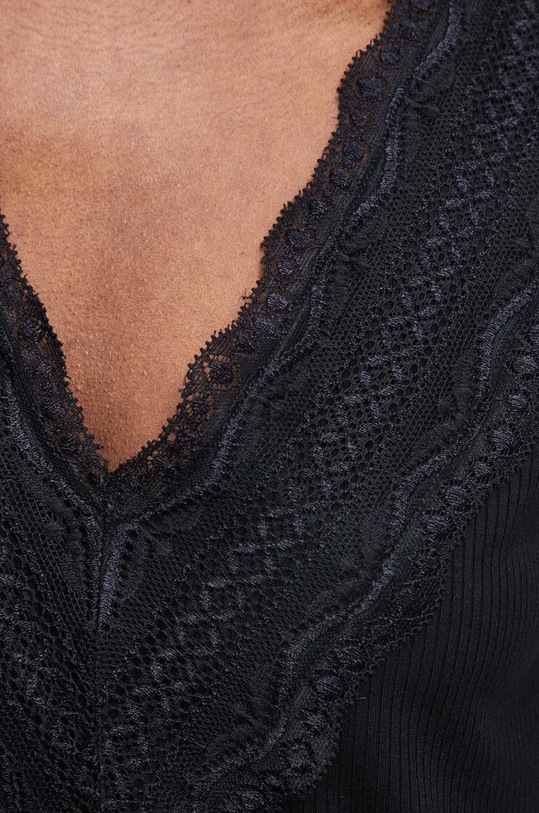 Top damski prążkowany kolor czarny RW22.TSDA08 czarny