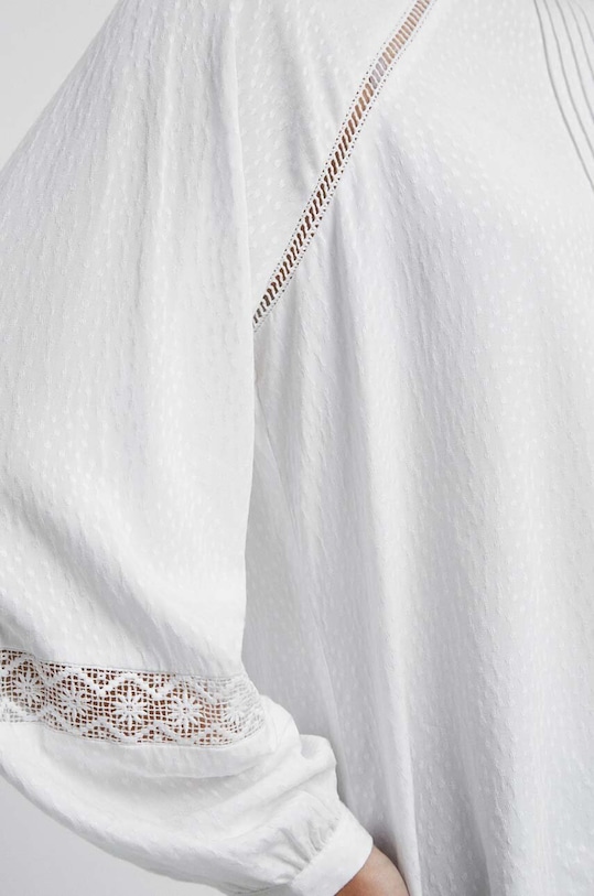 Bluzka damska ze wzorem strukturalnym kolor biały RW23.BDD503 biały