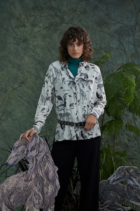 Koszula damska z kolekcji Graficzny Atlas Zwierząt kolor biały casual biały RW23.KDD550