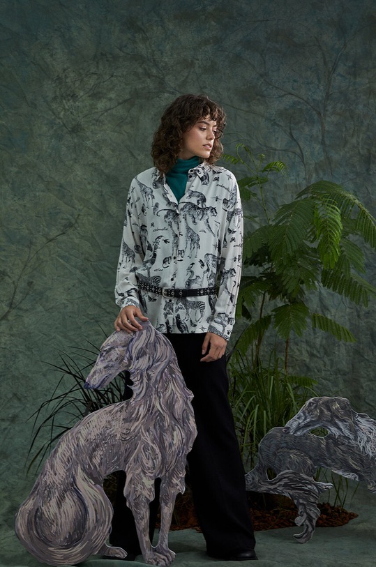 Koszula damska z kolekcji Graficzny Atlas Zwierząt kolor biały RW23.KDD550 biały RW23