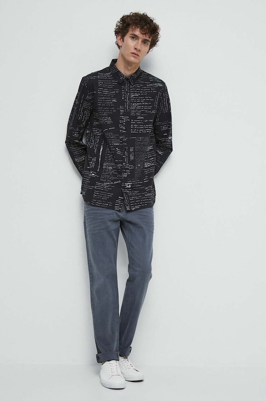 Oblečenie Košeľa pánska Jubilejná kolekcia Nadácia W. Szymborskej x Medicine čierna farba RW23.KDM320 čierna