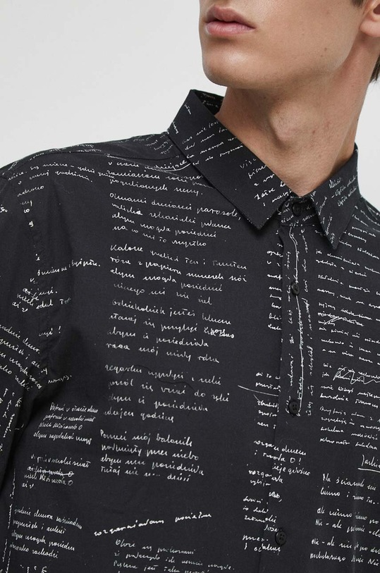 Košeľa pánska Jubilejná kolekcia Nadácia W. Szymborskej x Medicine čierna farba RW23.KDM320
