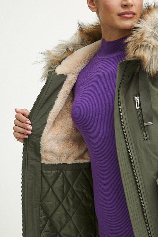 Kabát dámsky zateplený hladký zelená farba RW23.KPD803