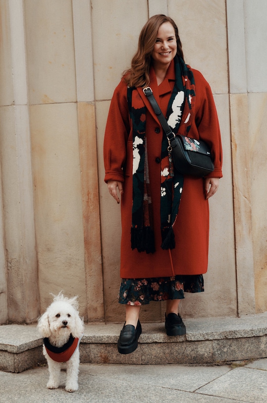 Płaszcz wełniany damski Radzka x Medicine kolor czerwony z podszewką czerwony RW23.KPD851