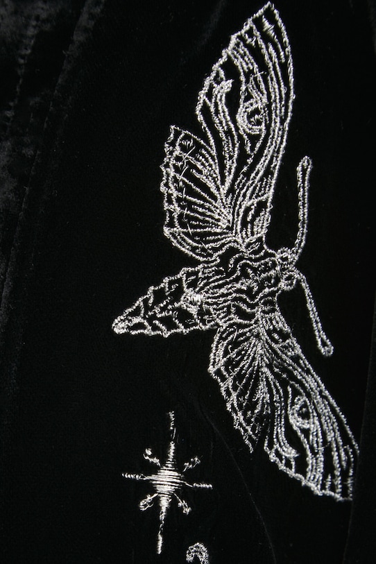 Kimono damskie z ozdobnym haftem kolor czarny RW23.KZDA02 czarny