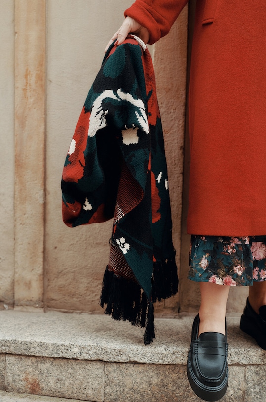 Šál dámsky Radzka x Medicine viac farieb pletenina viacfarebná RW23.SAD850