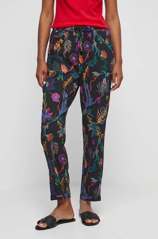 Spodnie damskie w fasonie loose kolor czarny tkanina czarny RW23.SPD206