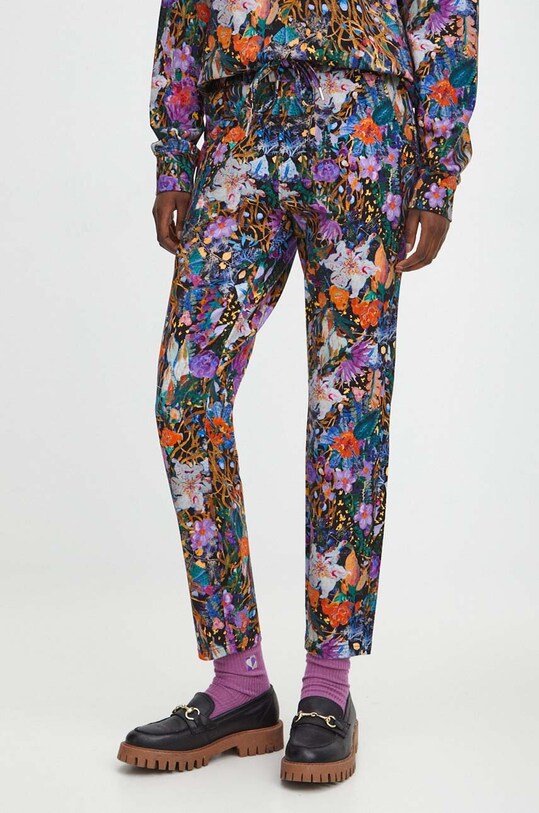 Spodnie dresowe damskie z kolekcji Medicine x Veronika Blyzniuchenko kolor multicolor RW23.SPDB51 multicolor RW23