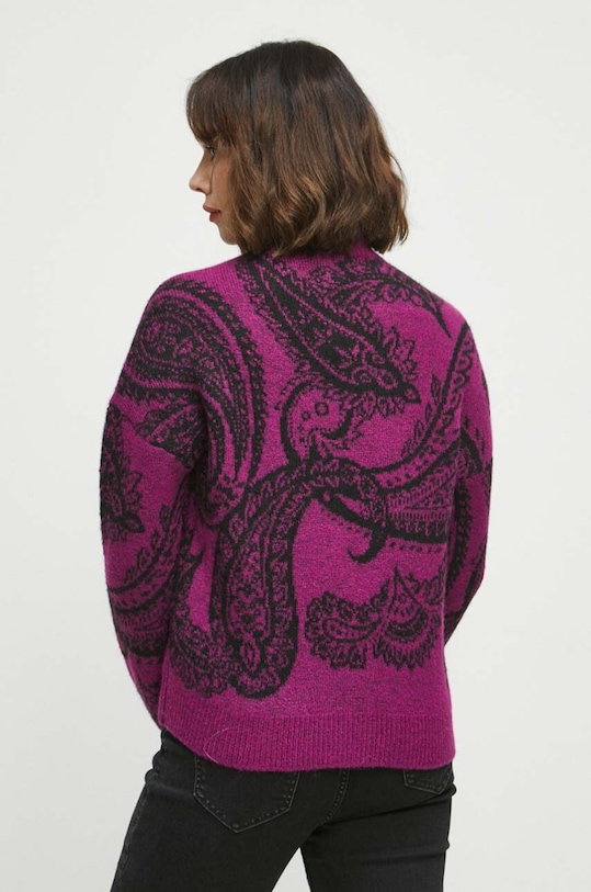 Odzież Sweter z domieszką wełny damski wzorzysty kolor fioletowy RW23.SWD502 fioletowy
