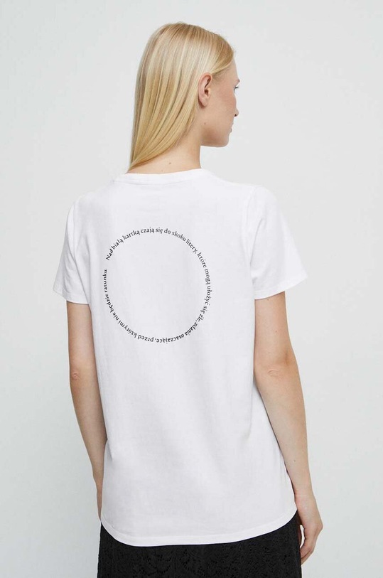 T-shirt bawełniany damski z domieszką elastanu - Kolekcja jubileuszowa. 2023 Rok Wisławy Szymborskiej x Medicine, kolor biały biały RW23.TSD359