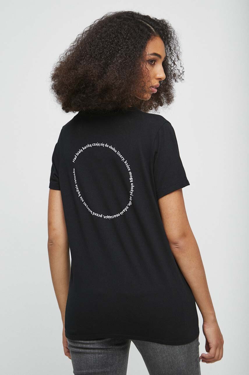 T-shirt bawełniany damski z domieszką elastanu - Kolekcja jubileuszowa. 2023 Rok Wisławy Szymborskiej x Medicine, kolor czarny czarny RW23.TSD359