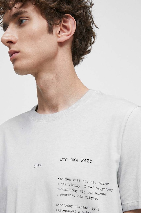 T-shirt bawełniany męski - Kolekcja jubileuszowa. 2023 Rok Wisławy Szymborskiej x Medicine, kolor szary RW23.TSM354 szary