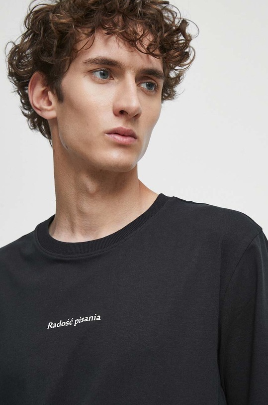 T-shirt bawełniany męski z domieszką elastanu - Kolekcja jubileuszowa. 2023 Rok Wisławy Szymborskiej x Medicine, kolor czarny RW23.TSM357 czarny