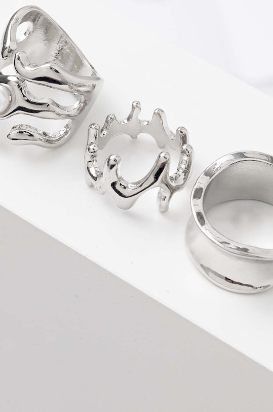 Akcesoria Pierścionki damskie z ozdobnymi elementami (5-pack) kolor srebrny RW24.AKD510 srebrny