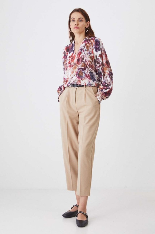 Bluzka damska regular w kwiaty kolor beżowy RW24.BDD404 beżowy RW24