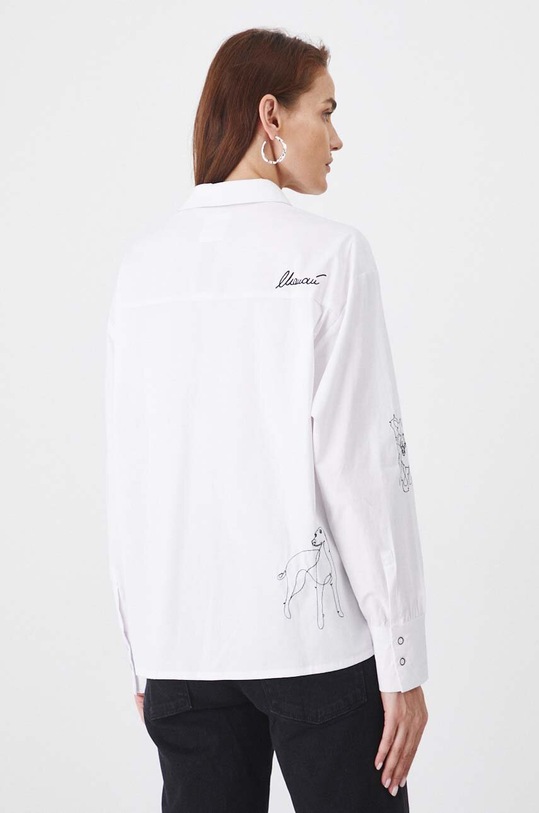 Koszula damska z kolekcji na Dzień Psa z domieszką elastanu z aplikacją kolor biały biały RW24.KDD430